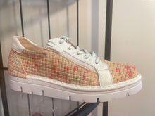 Load image into Gallery viewer, Jose Saenz - 2001-D Floral