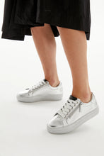 Load image into Gallery viewer, Alfie & Evie - MUZZ SILVER