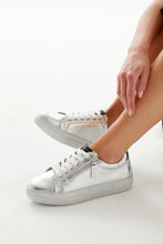 Load image into Gallery viewer, Alfie & Evie - MUZZ SILVER