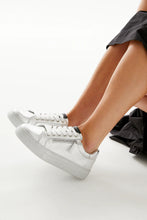 Load image into Gallery viewer, Alfie & Evie - MUZZ SILVER