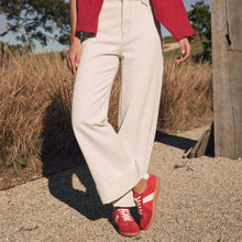 Load image into Gallery viewer, EOS - MELBAA Red