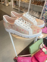 Load image into Gallery viewer, Jose Saenz - 2001-D Floral