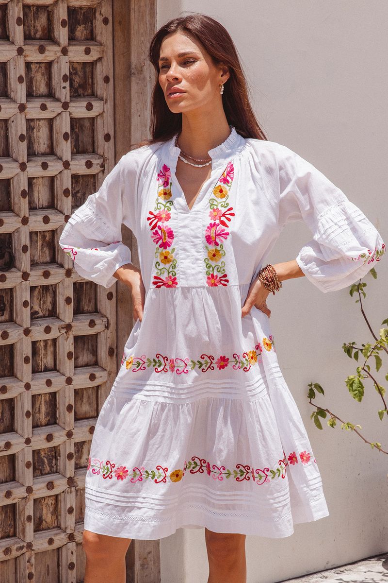 i am pylgrym - Clover Dress White with Pink Aari Embroidery