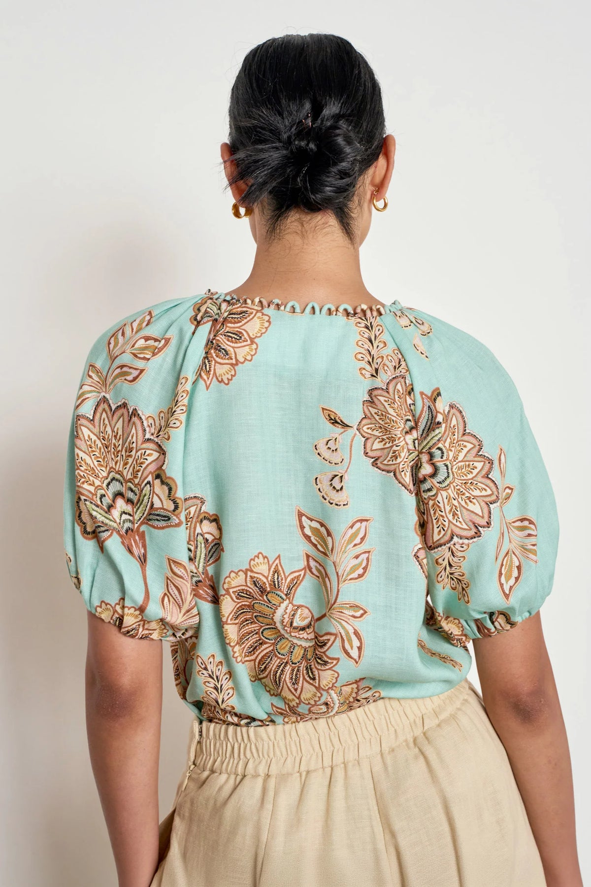 zoe kratzmann - perceive top mint kgari