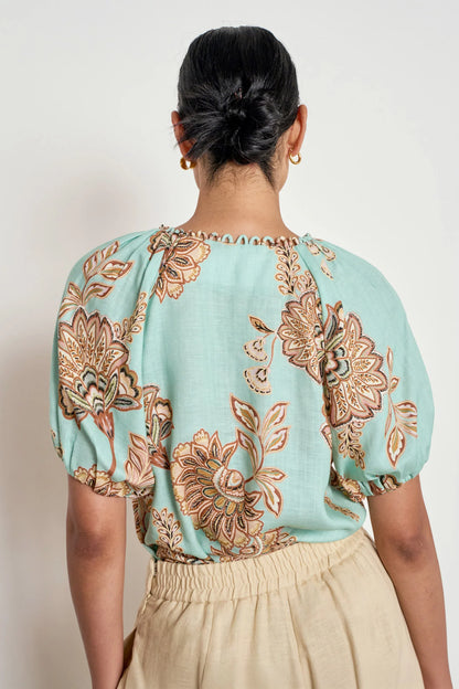 zoe kratzmann - perceive top mint kgari