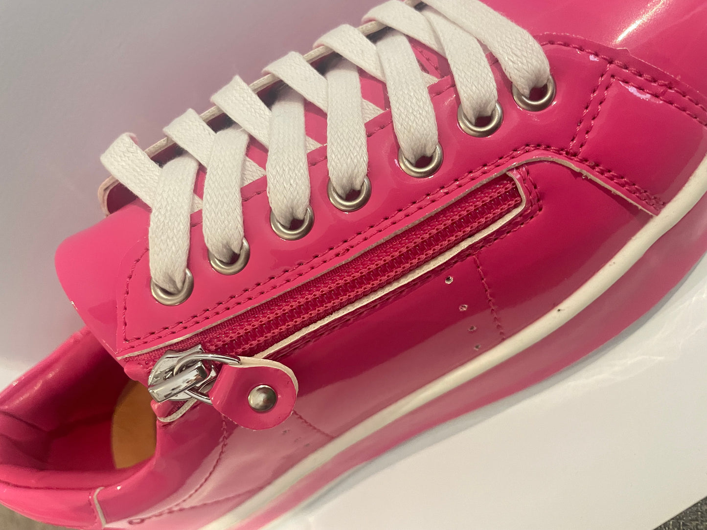 LAGUNA QUAYS - November Pink FX Patent