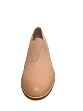 Load image into Gallery viewer, Django and Juliette - MANERVA Blush Leather
