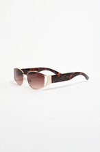 Load image into Gallery viewer, adorne - Bridgeport Sunglasses (Gold/Tort)
