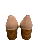 Load image into Gallery viewer, Django and Juliette - MANERVA Blush Leather

