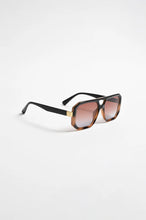 Load image into Gallery viewer, adorne -Palmdale Sunglasses (Black Tort)
