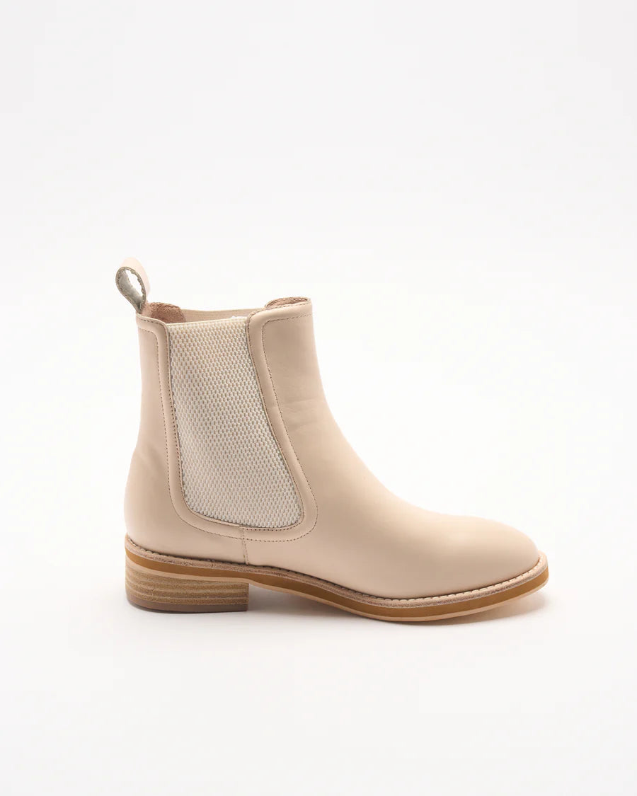 WALNUT - Cora Leather Boot - Vanilla