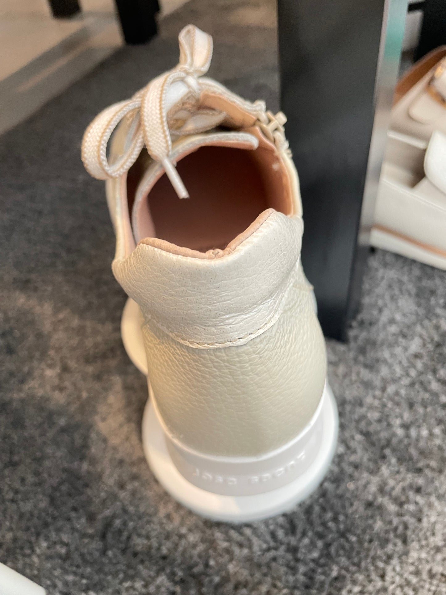 Jose Saenz - JS2001 Beige