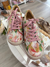 Load image into Gallery viewer, Ziera - Diann XF-ZR Peach Embossed Leather
