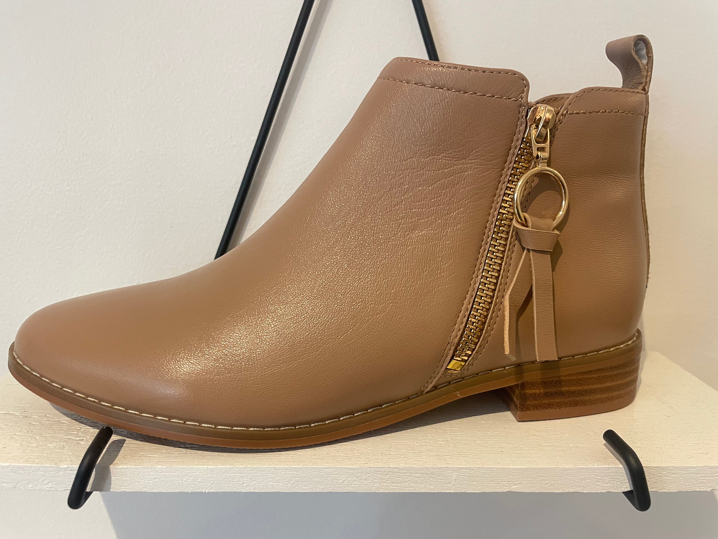 Chrissie - Dazzle Kid Camel