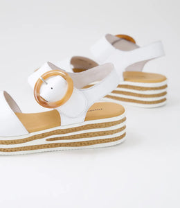 Django & Juliette - Cubbie White Leather Sandals