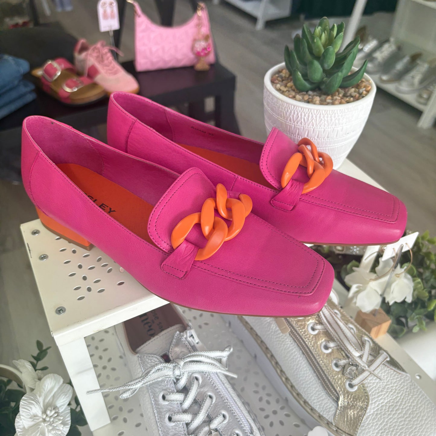 BRESLEY - Roam Fuxia/Orange