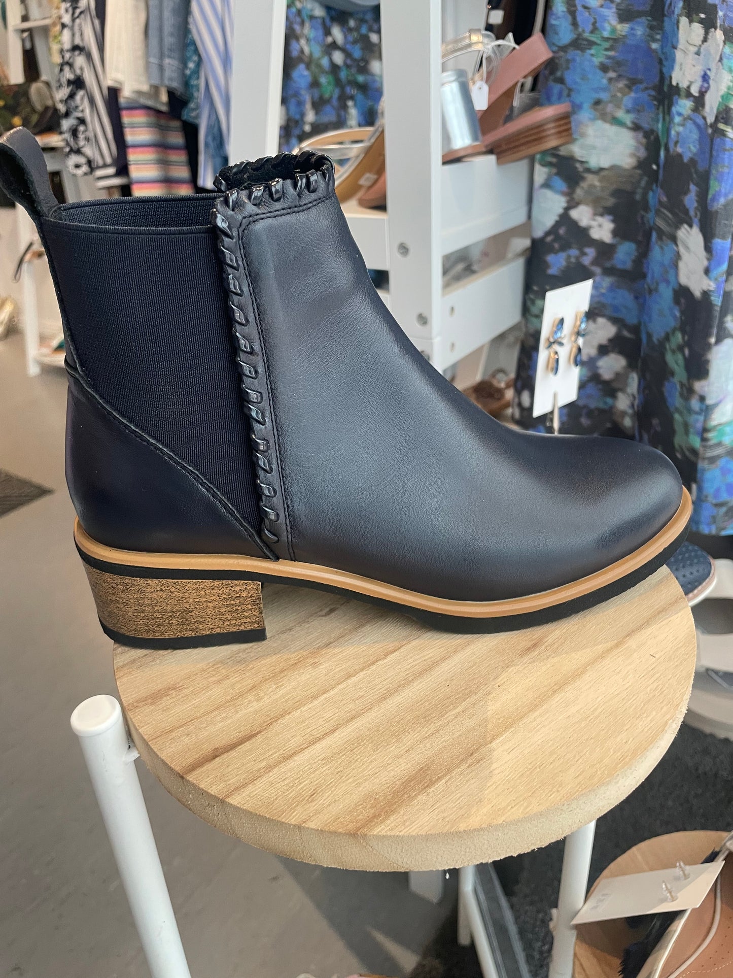 BRESLEY - Droplet Navy