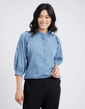 Load image into Gallery viewer, elm - Sophie Shirt Light Blue
