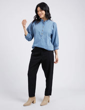 Load image into Gallery viewer, elm - Sophie Shirt Light Blue
