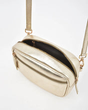 Load image into Gallery viewer, Cobb &amp; Co - Aurora Metallic Crossbody
