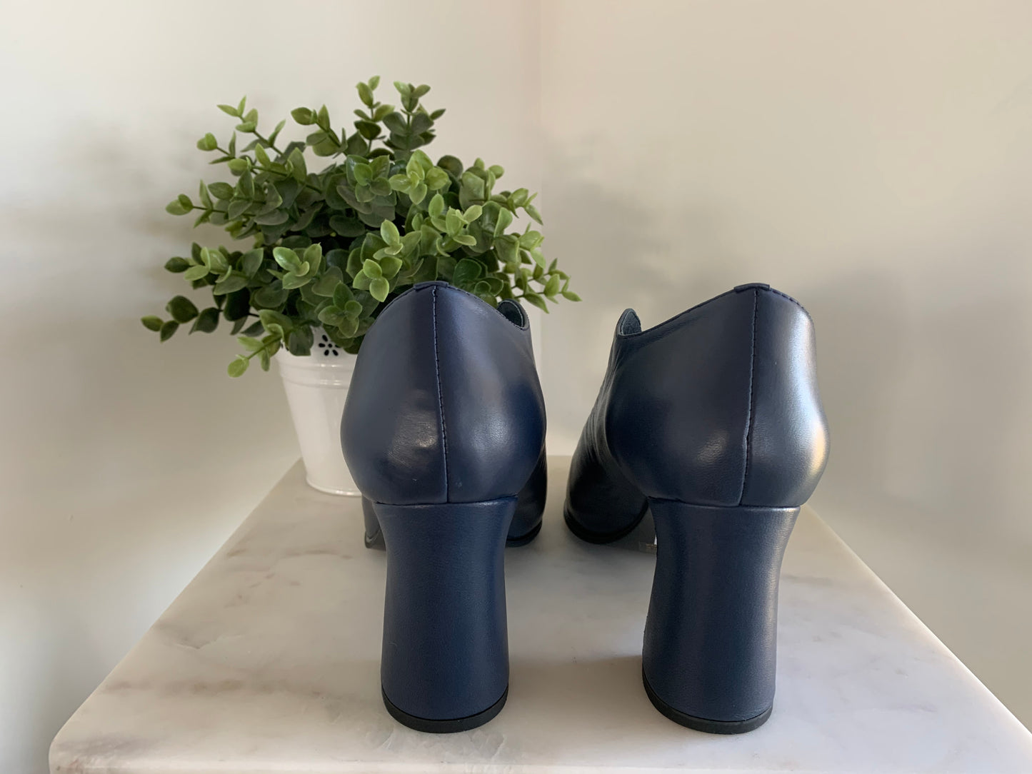 Django & Juliette - Kian Navy Leather