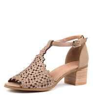 Load image into Gallery viewer, Django &amp; Juliette - Dressie Sandals Latte Leather
