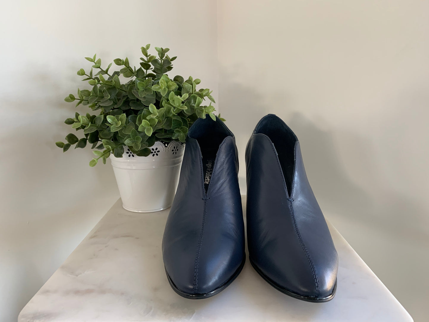 Django & Juliette - Kian Navy Leather
